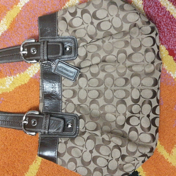 COACH SIGNATURE PLEATED BUCKLE TOTE F15047 - Picture 2 of 7